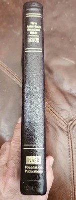 New American Standard Bible Side Column Reference Updated Edition-image