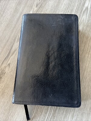 Holy Bible NIV UltraThin Reference Edition Leather Cornerstone Black-image