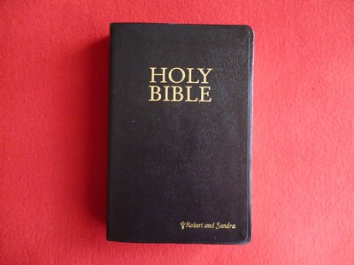 HOLY BIBLE KJV GIANT PRINT PERSONAL SIZE REFERENCES CONCORDANCE BONDED LEATHER.-image
