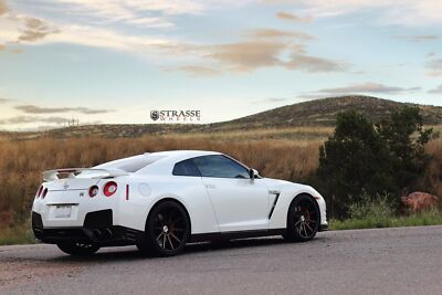 Cars nissan gtr coupe white godzilla strasse Desk Mat Stitched-image