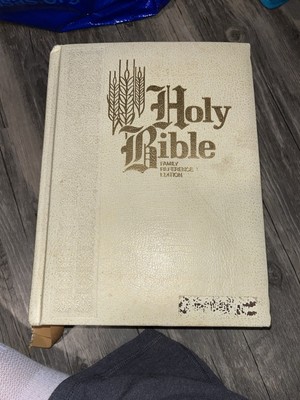Classic Family Bible King James Version Thomas Nelson Publishers 1971-image