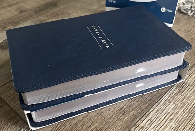 NVI Santa Biblia Del Ministro Pastoral Leathesoft Piel Azul Marino-image