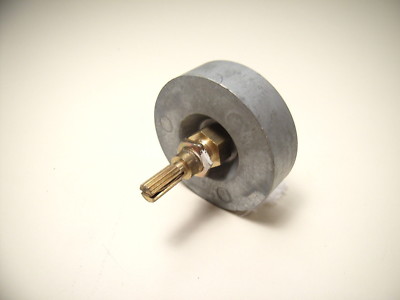 FISHER 202 RECEIVER PARTS - tuning shaft/flywheel-image