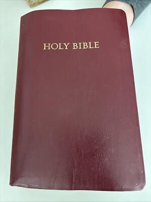NJKV Bible:  Giant Print with Center Column Reference Edition-image