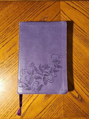 The Holy Bible Giant Print Edition Thomas Nelson NKJV 2006 Purple Floral Cover-image
