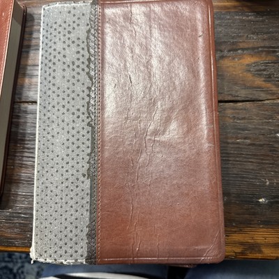 Scofield Study Bible III KJV Updated Edition 34oz Leather Cover  2003-image