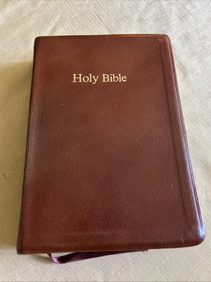 Holy Bible KJV Giant Print Reference Edition Holman Red Leather Bound 1982-image