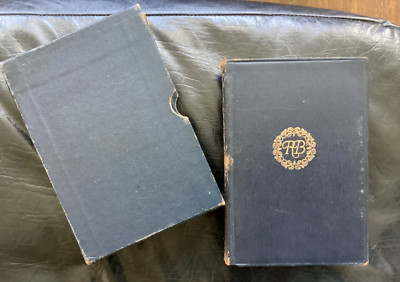 Rupert Brooke, Poems. Vintage 1928. Only writing: owner sign. Leather. Slipcase-image