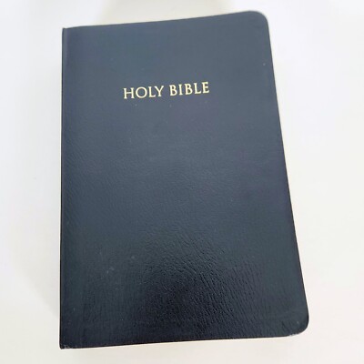 NIV Reference Bible Giant Print Red Letter Black Leather Look Flexi Cover  2011-image