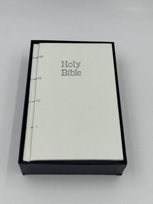 Vintage Thomas Nelson 1971 New American Bible Catholic Edition White Leather-image