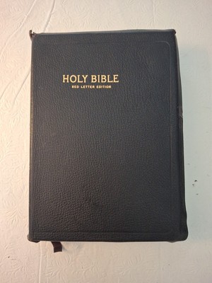 Holy Bible KJV w/ References 1960's Black Moroccan Leather LARGE Print Red Lette-image