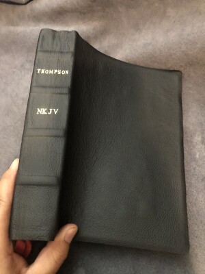 NKJV thompson chain reference Bible NEW KING JAMES VERSION BLACK GENUINE LEATHER-image