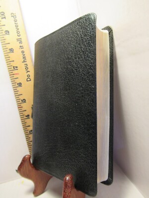 NIV Compact Thinline Reference Bible by Zondervan Staff-image