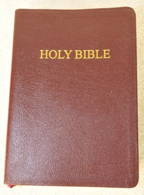 Holy Bible Catholic Companion Edition for Adults NAB Fireside Burgundy 2003-2004-image