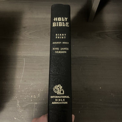 Holy Bible KJV GIANT PRINT *Genuine Leather* International Bible Association-image