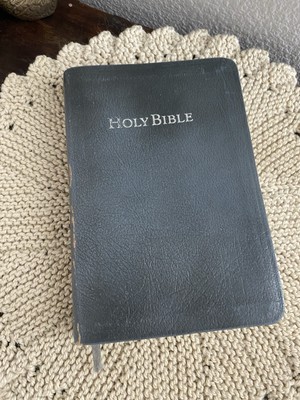 Vintage 1979 Leather Bound Bible King James Referenced Red Letter Soft Leather-image
