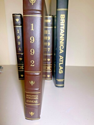 Britannica World Data 1992 Padded Brown Leather bound Annual-image
