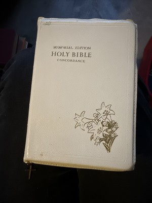 White Zipper Vintage 1958 HOLY BIBLE Memorial Edition CONCORDANCE Color Photos-image