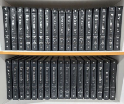 Encyclopedia Britannica 34 Volume Set 1900-1991 Annuals Navy Blue Padded Leather-image