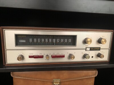 Vintage  Fisher Fm Receiver 600 Serviced and working properly, wood case -image