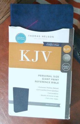 Holy Bible KJV Red letter Edition Giant Print Nelson Blue Leatherette 2017-image