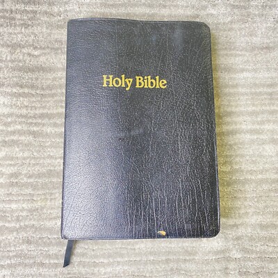 Holy Bible KJV Red Letter References Giant Print Black Bonded Leather-image