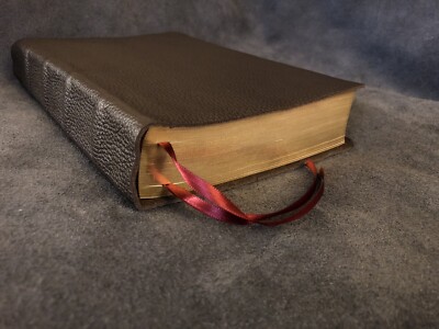 NKJV New King James Version center column reference bible Leather Cowhide-image