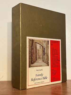 Nelson Family Reference Bible - White Faux Leather KJV from 1971 In Box - 844W-image
