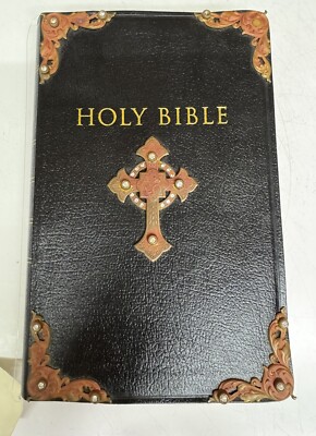 Holy Bible Reference Edition word of christ printed in red letter 1994 editon-image