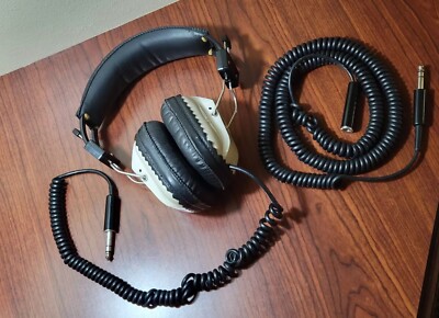 Fisher HP70 Audio Headphones 1/4
