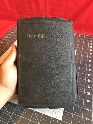Vintage Holy Bible References Pronouncing Thomas Nelson & Sons -image