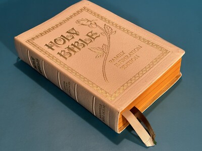 HOLY BIBLE ~ 1977 ~ Family Inspiration Edition ~ VINTAGE ~ Nashville Bible House-image