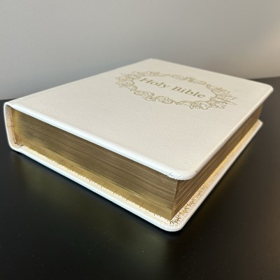 Holman Family Reference Bible White Leather Gold Page Edge KJV Pictorial 1970-image