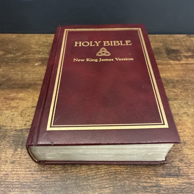 Holy Bible New KJV Giant Print Reference Concordance Red Letter Nelson 232BG-image