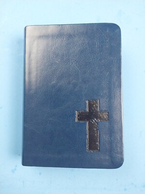Thomas Nelson NKJV Holy Bible Read Along Reference Blue Faux Leather Cover-image