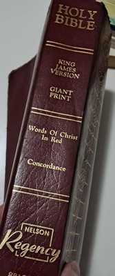 Holy Bible King James Version Giant Print Reference Concordance Red Letter 883BG-image