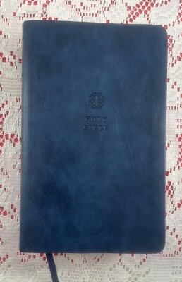 New KJV Personal Size Giant Print Reference Bible Thomas Nelson Navy Leathersoft-image