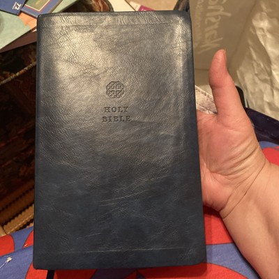 Holy Bible KJV Red letter Edition Giant Print Nelson Blue Leatherette 2017-image