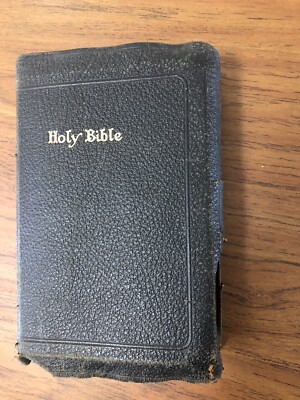 1944 The Holy Bible KJV Leather Self-Pronouncing Reference Edition 23K Gold leaf-image