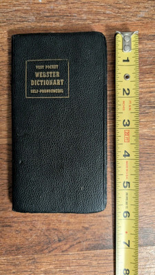 Vintage 1958 Collector's Vest Pocket Webster's Dictionary Self-Pronouncing -image