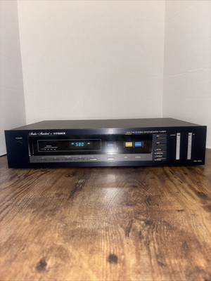 Fisher FM-660 AM/FM Stereo Synthesizer Tuner-image