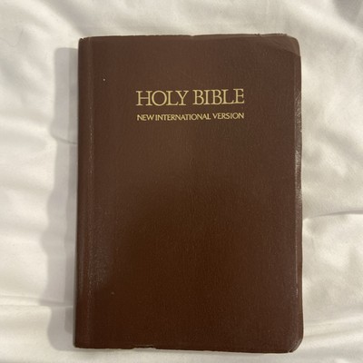 NIV Holy Bible, Black, Zondervan,  Red Letter, Reference Edition, concordance-image