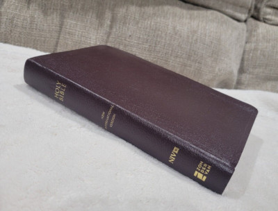 HOLY BIBLE  Zondervan  2011  Bonded Leather  Maroon Burgundy NIV-image