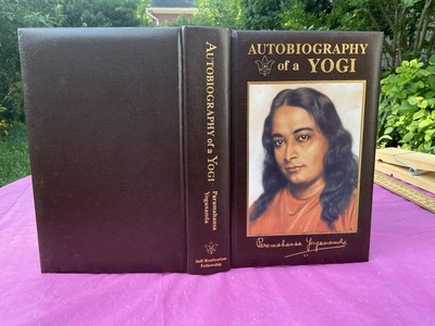 Autobiography of a Yogi Paramahansa Yogananda Faux Leather Edition 1987 VG-image