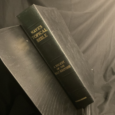 NAVE'S TOPICAL BIBLE KJV 1962 Faux Leather THUMB INDEXED Concordance Reference-image