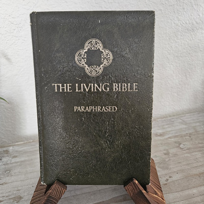 Vintage The Living Bible Paraphrased TYNDALE Hardcover Green Faux Leather 1973-image