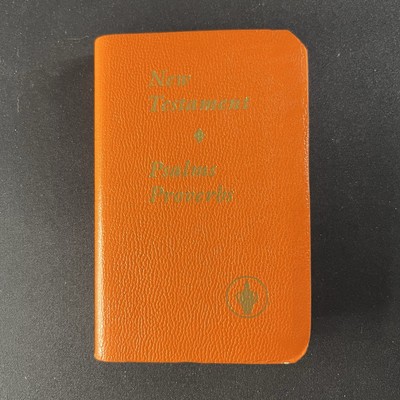 New Testament Psalms Proverbs Gideon Bible Pocket Small Mini Book-image