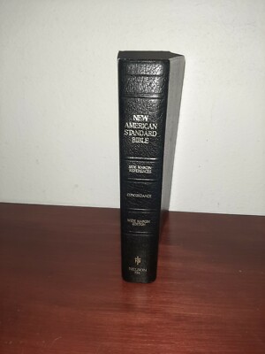 New American Standard Bible Side Margin Reference & Concordance Genuine Leather-image