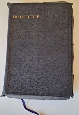 The Holy Bible Old and New Testaments circa 1940's - Leather Bound - Free 🚚-image