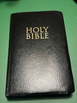 Holy Bible King James Version Giant Print Reference Red Letter Black Cover 1994-image